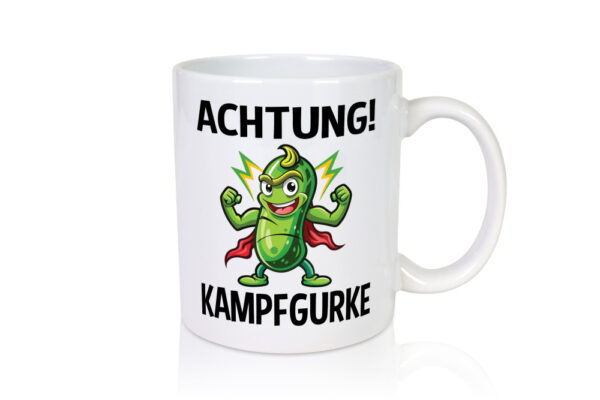 Achtung Kampfgurke | Kult | Lustige Gurke - Tasse Weiss - Kaffeetasse / Geschenk / Familie