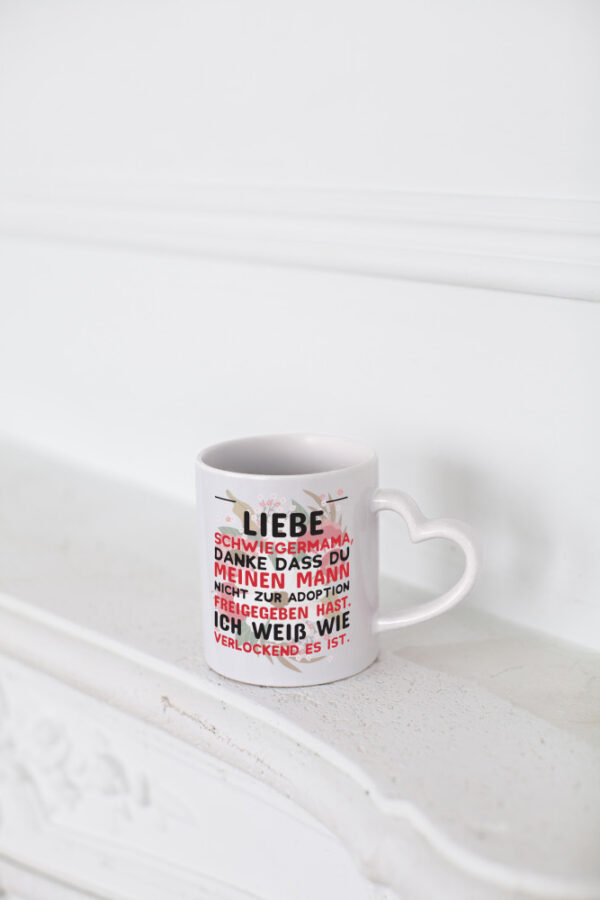 Liebe Schwiegermama | Spruch Tasse | Ehemann Humor - Herzhenkel Tasse - Kaffeetasse / Geschenk / Familie
