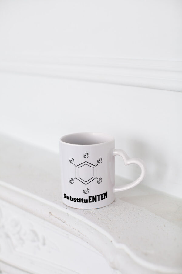 SubstituENTEN | Chemie | Wissenschaft | Science | Physik - Herzhenkel Tasse - Kaffeetasse / Geschenk / Familie