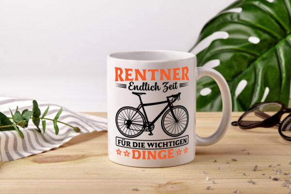 Rentner | Zeit für wichtige Dinge | Fahrrad - Tasse Weiss - Kaffeetasse / Geschenk / Familie