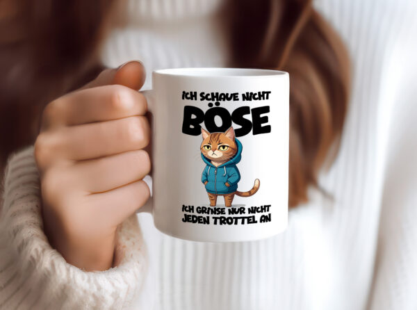 Ich schaue nicht böse | Böse Katze | Katzenliebhaber - Tasse Weiss - Kaffeetasse / Geschenk / Familie