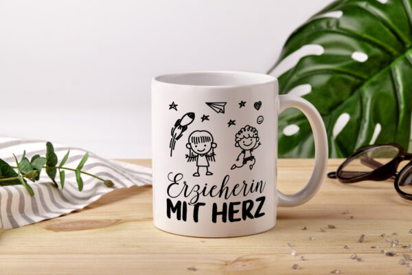 Erzieherin mit Herz - Tasse Weiss - Kaffeetasse / Geschenk / Familie