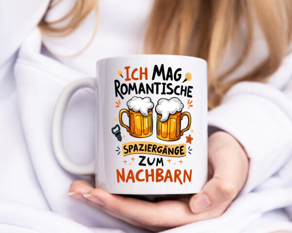 Spaziergang zum Nachbarn | Biertrinker | Lieblingsnachbar - Tasse Weiss - Kaffeetasse / Geschenk / Familie