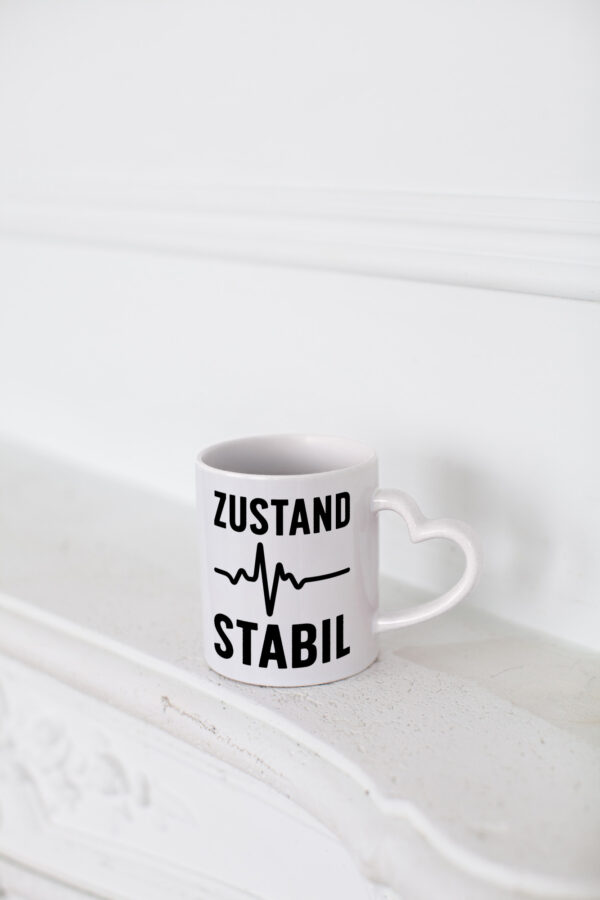 Zustand stabil | Herzschlag - Herzhenkel Tasse - Kaffeetasse / Geschenk / Familie