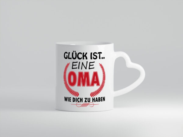 Beste Oma der Welt - Herzhenkel Tasse - Kaffeetasse / Geschenk / Familie