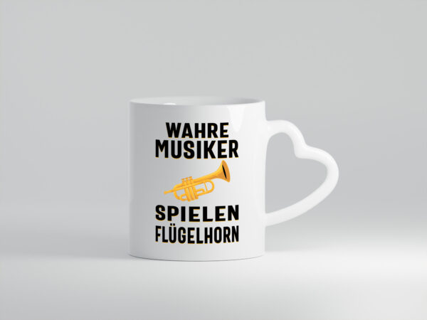 Wahre Musiker spielen Flügelhorn | Trompete - Herzhenkel Tasse - Kaffeetasse / Geschenk / Familie