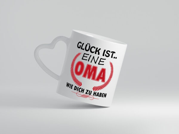 Beste Oma der Welt - Herzhenkel Tasse - Kaffeetasse / Geschenk / Familie