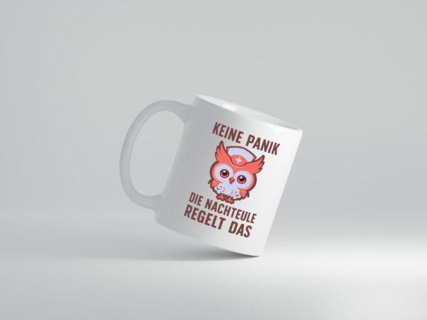 Keine Panik, Nachteule regelt das | Eule | Schwesternhaube - Tasse Weiss - Kaffeetasse / Geschenk / Familie