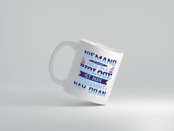 Als Biologe fast perfekt | Mikroskop - Tasse Weiss - Kaffeetasse / Geschenk / Familie