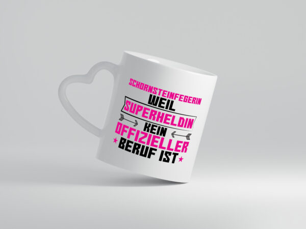 Superheldin Schornsteinfegerin | Kaminkehrer | Handwerk - Herzhenkel Tasse - Kaffeetasse / Geschenk / Familie