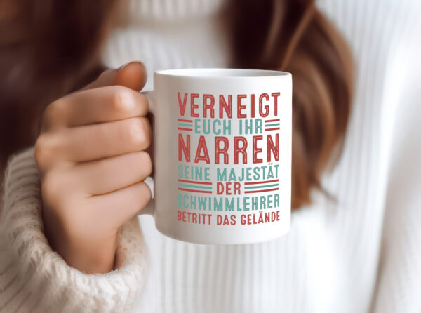 Verneigt euch: Schwimmlehrer | Lehrer | schwimmen - Tasse Weiss - Kaffeetasse / Geschenk / Familie