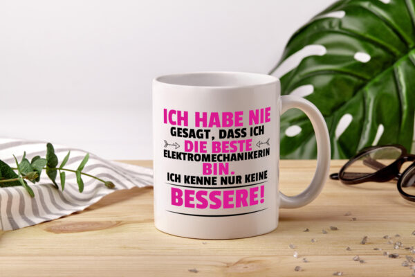 Die Beste Elektromechanikerin | Mechanikerin - Tasse Weiss - Kaffeetasse / Geschenk / Familie