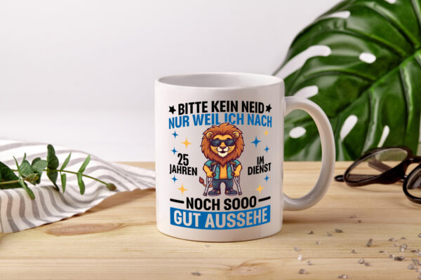 25 Jahre im Dienst | Arbeitsjubiläum | Arbeit - Tasse Weiss - Kaffeetasse / Geschenk / Familie