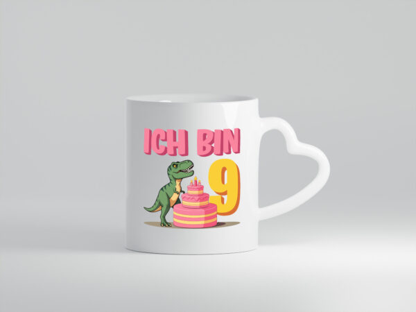 9 Geburtstag | 9 Jahre | Dinosaurier mit Kuchen - Herzhenkel Tasse - Kaffeetasse / Geschenk / Familie