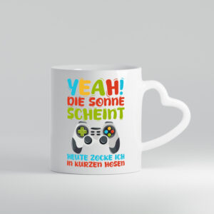 Sommer | in Kurze Hosen Zocken | Zocker | Gamer - Herzhenkel Tasse - Kaffeetasse / Geschenk / Familie