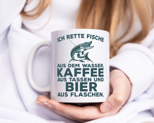 Ich rette Fische | Angler Tasse | Biertrinker | Humor - Tasse Weiss - Kaffeetasse / Geschenk / Familie
