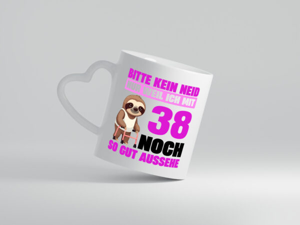 38. Geburtstag | Bitte kein neid | Faultier | 38 Jahre - Herzhenkel Tasse - Kaffeetasse / Geschenk / Familie