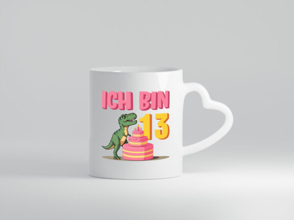 13 Geburtstag | 13 Jahre | Dinosaurier mit Kuchen - Herzhenkel Tasse - Kaffeetasse / Geschenk / Familie