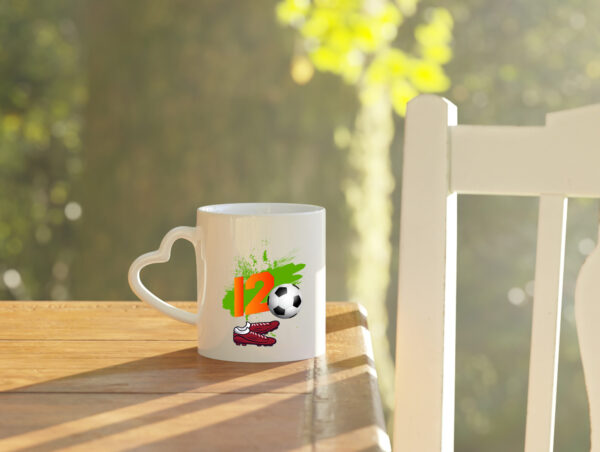 12. Geburtstag | Jungen Fußball | Fußballspieler - Herzhenkel Tasse - Kaffeetasse / Geschenk / Familie