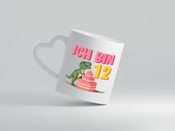 12 Geburtstag | 12 Jahre | Dinosaurier mit Kuchen - Herzhenkel Tasse - Kaffeetasse / Geschenk / Familie