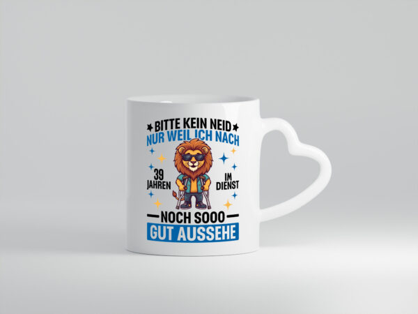 39 Jahre im Dienst | Arbeitsjubiläum | Arbeit - Herzhenkel Tasse - Kaffeetasse / Geschenk / Familie
