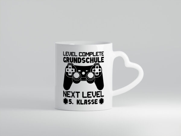 Level complete | 5. Klasse | Gaming | Grundschule - Herzhenkel Tasse - Kaffeetasse / Geschenk / Familie