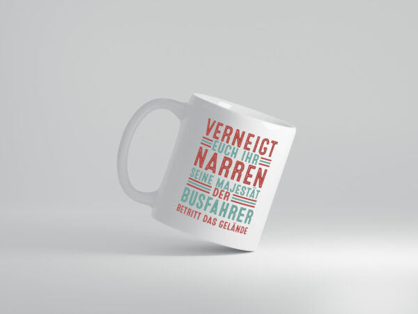 Verneigt euch: Busfahrer | Berufsfahrer | Fahrer - Tasse Weiss - Kaffeetasse / Geschenk / Familie