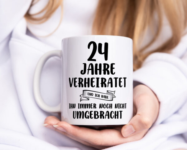 24 Jahre Verheiratet, immer noch am Leben! - Tasse Weiss - Kaffeetasse / Geschenk / Familie