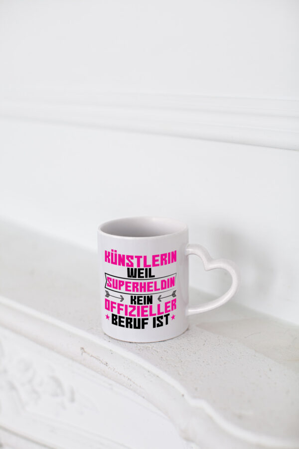 Superheldin Künstlerin| Spruch lustig | Kunst - Herzhenkel Tasse - Kaffeetasse / Geschenk / Familie