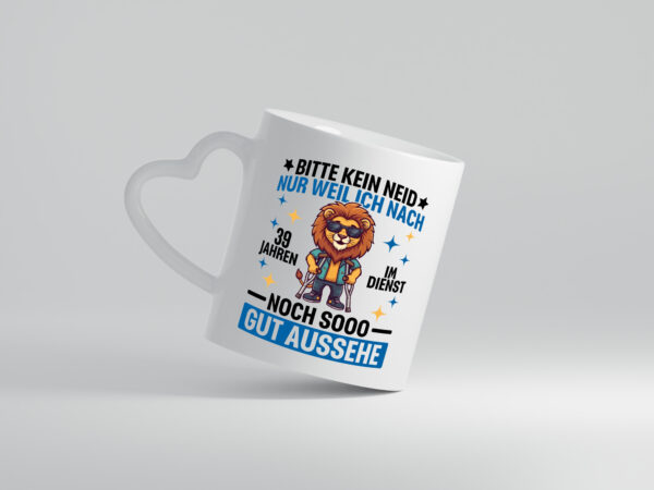 39 Jahre im Dienst | Arbeitsjubiläum | Arbeit - Herzhenkel Tasse - Kaffeetasse / Geschenk / Familie