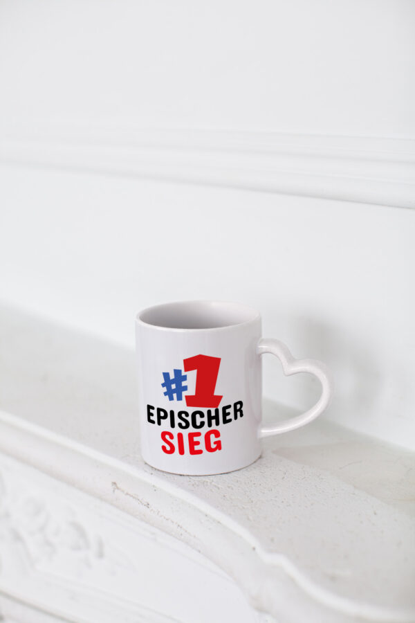 #1 Epischer Sieg - Herzhenkel Tasse - Kaffeetasse / Geschenk / Familie