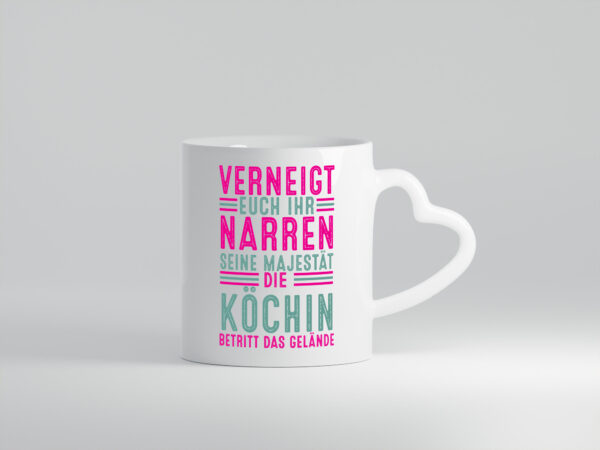 Verneigt euch: Köchin | Chefköchin | Chefkoch - Herzhenkel Tasse - Kaffeetasse / Geschenk / Familie