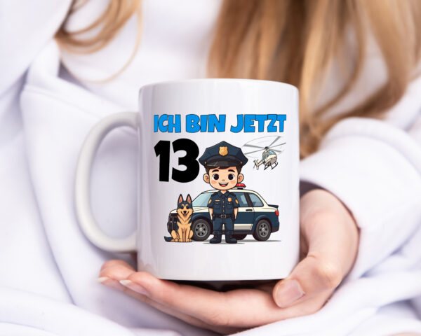 13. Geburtstag | 13 Jahre | Polizei Kind | Polizeiauto - Tasse Weiss - Kaffeetasse / Geschenk / Familie