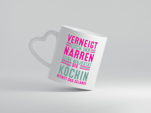 Verneigt euch: Köchin | Chefköchin | Chefkoch - Herzhenkel Tasse - Kaffeetasse / Geschenk / Familie