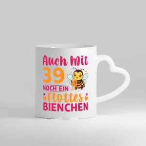 39. Geburtstag | Flottes Bienchen | 39 Jahre - Herzhenkel Tasse - Kaffeetasse / Geschenk / Familie