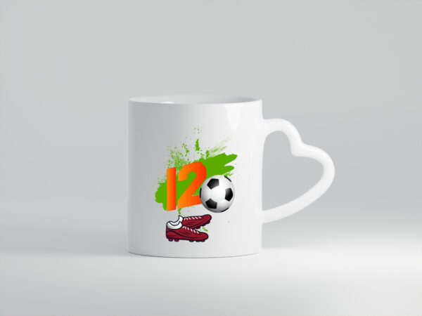 12. Geburtstag | Jungen Fußball | Fußballspieler - Herzhenkel Tasse - Kaffeetasse / Geschenk / Familie