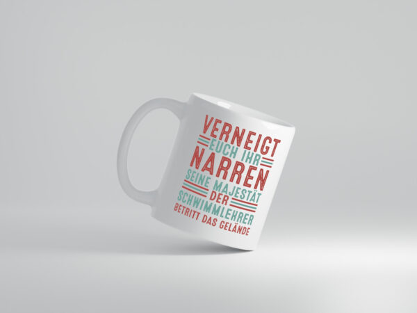Verneigt euch: Schwimmlehrer | Lehrer | schwimmen - Tasse Weiss - Kaffeetasse / Geschenk / Familie