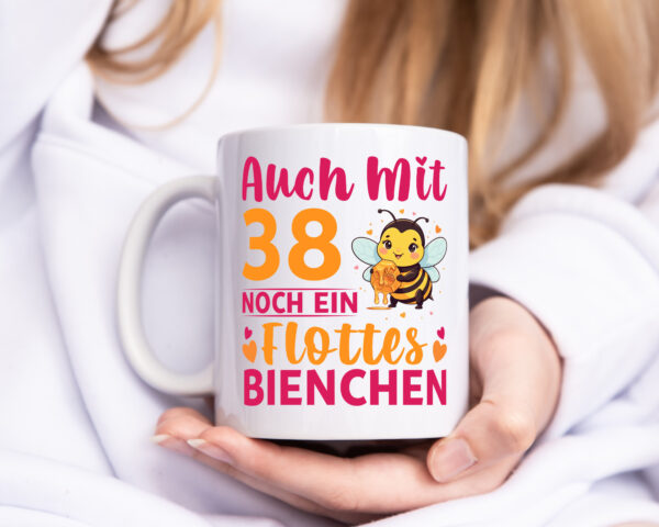 38. Geburtstag | Flottes Bienchen | 38 Jahre - Tasse Weiss - Kaffeetasse / Geschenk / Familie