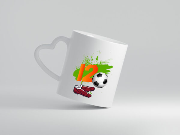 12. Geburtstag | Jungen Fußball | Fußballspieler - Herzhenkel Tasse - Kaffeetasse / Geschenk / Familie