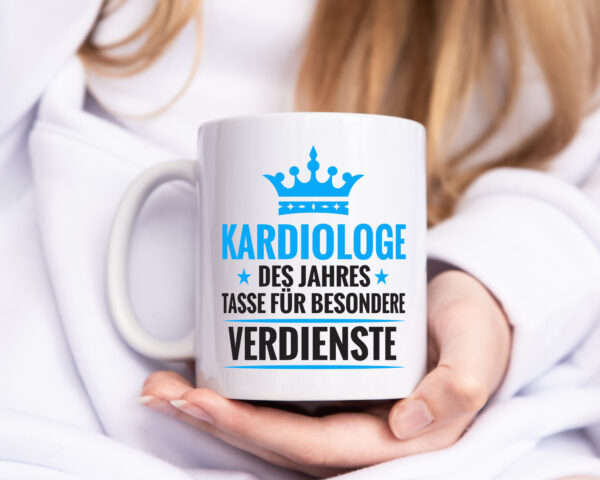 Besonderer Verdienst: Kardiologe | Kardiologie - Tasse Weiss - Kaffeetasse / Geschenk / Familie