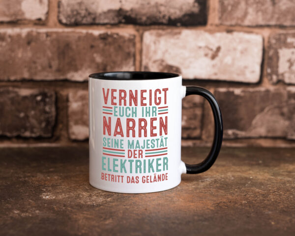 Verneigt euch: Elektriker | Elektronik | Elektrotechnik Farbige Tasse - Kaffeetasse / Geschenk / Familie