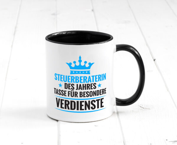 Besonderer Verdienst: Steuerberaterin | Steuer Beratung Farbige Tasse - Kaffeetasse / Geschenk / Familie