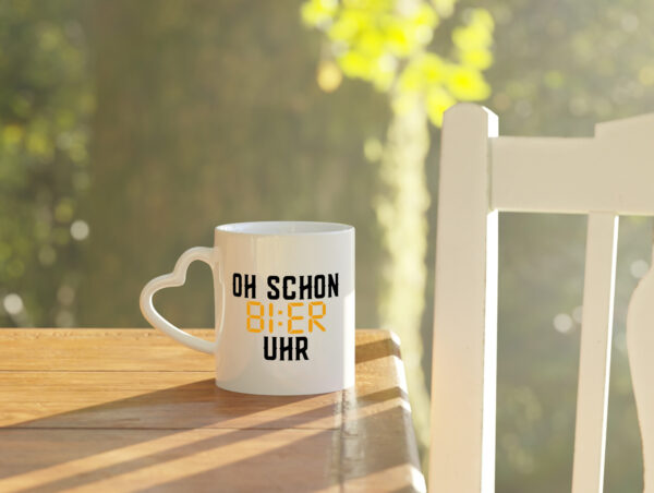 Oh schon Bier Uhr | Biertrinker | Party | Feiern | Pils - Herzhenkel Tasse - Kaffeetasse / Geschenk / Familie