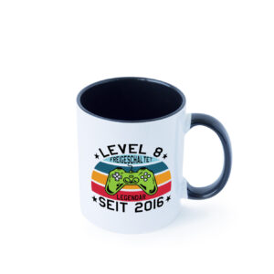 Level 8 | legendär seit 2016 | Controller Farbige Tasse - Kaffeetasse / Geschenk / Familie