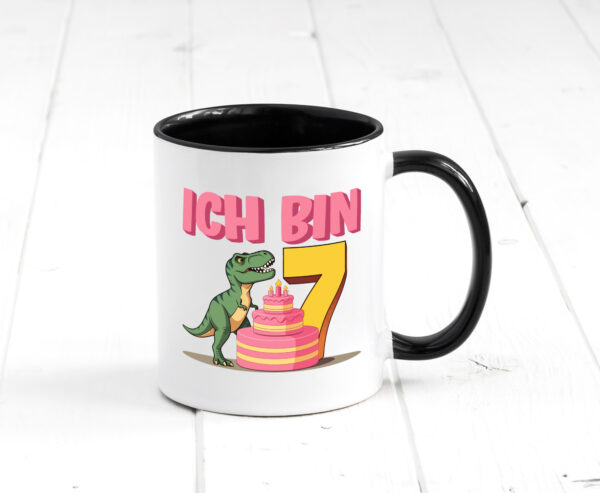 7 Geburtstag | 7 Jahre | Dinosaurier mit Kuchen Farbige Tasse - Kaffeetasse / Geschenk / Familie