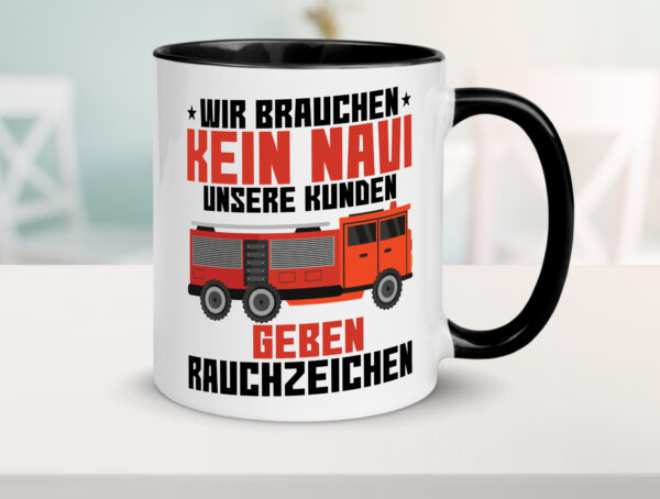 Kein Navi | Rauchzeichen | Feuerwehrauto | Brand | Einsatz Farbige Tasse - Kaffeetasse / Geschenk / Familie