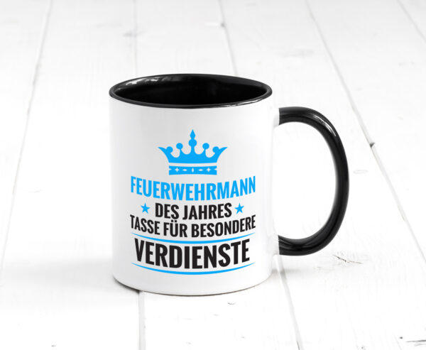 Besonderer Verdienst: Feuerwehrmann | Feuerwehr Farbige Tasse - Kaffeetasse / Geschenk / Familie