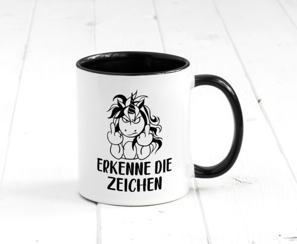 Erkenne die Zeichen | Stinkefinger Farbige Tasse - Kaffeetasse / Geschenk / Familie