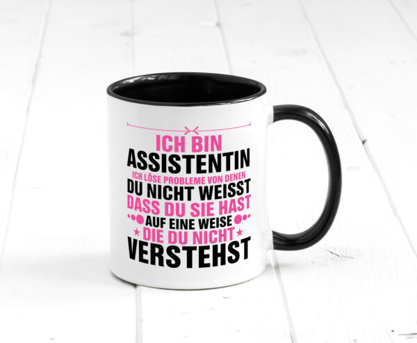 Löse Probleme: Assistentin | Assistenz | Hilfskraft Farbige Tasse - Kaffeetasse / Geschenk / Familie