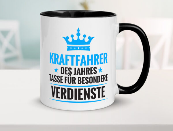 Besonderer Verdienst: Kraftfahrer | Lastwagen | LKW Fahrer Farbige Tasse - Kaffeetasse / Geschenk / Familie